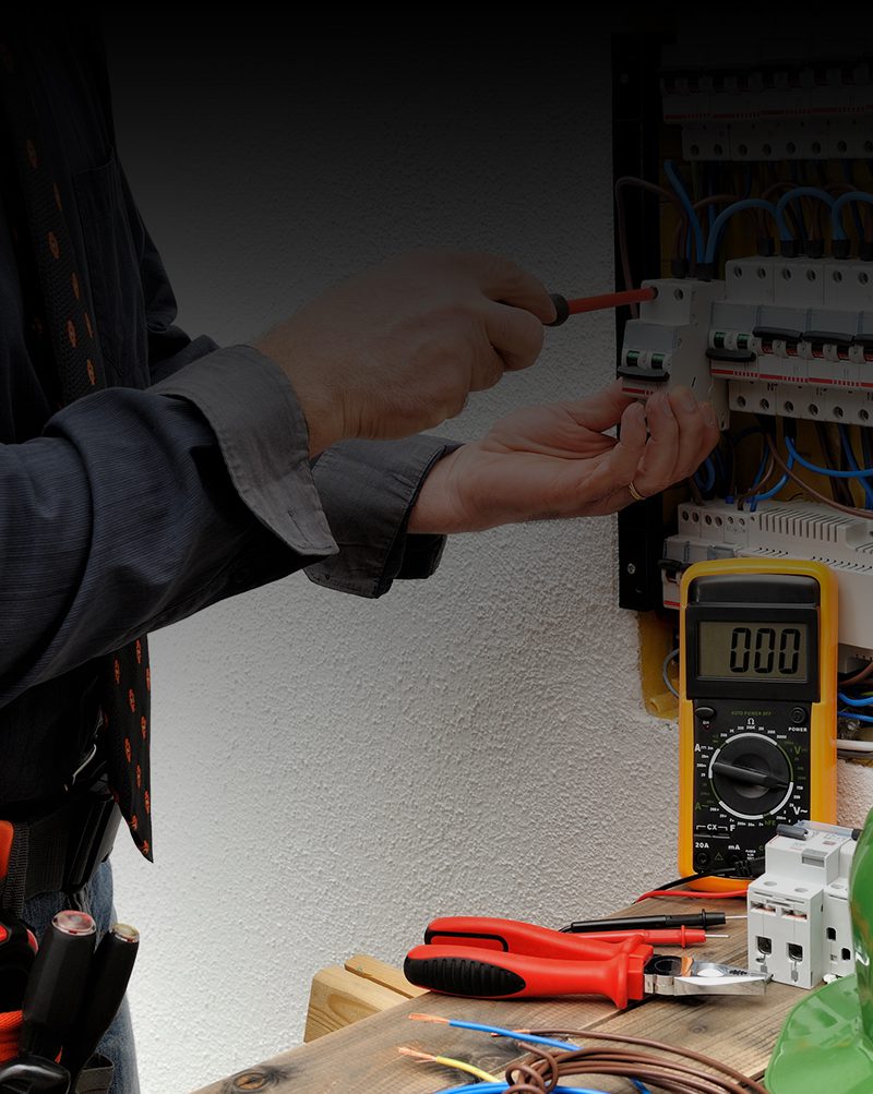 Electrician technician fix circuit breaker terminal